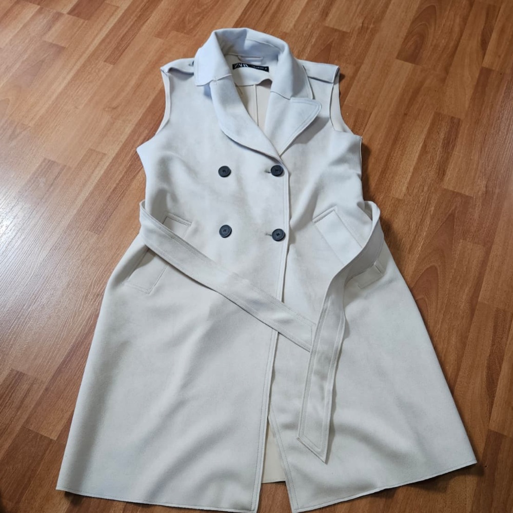 Zara White Sleeveless Blazer Coat